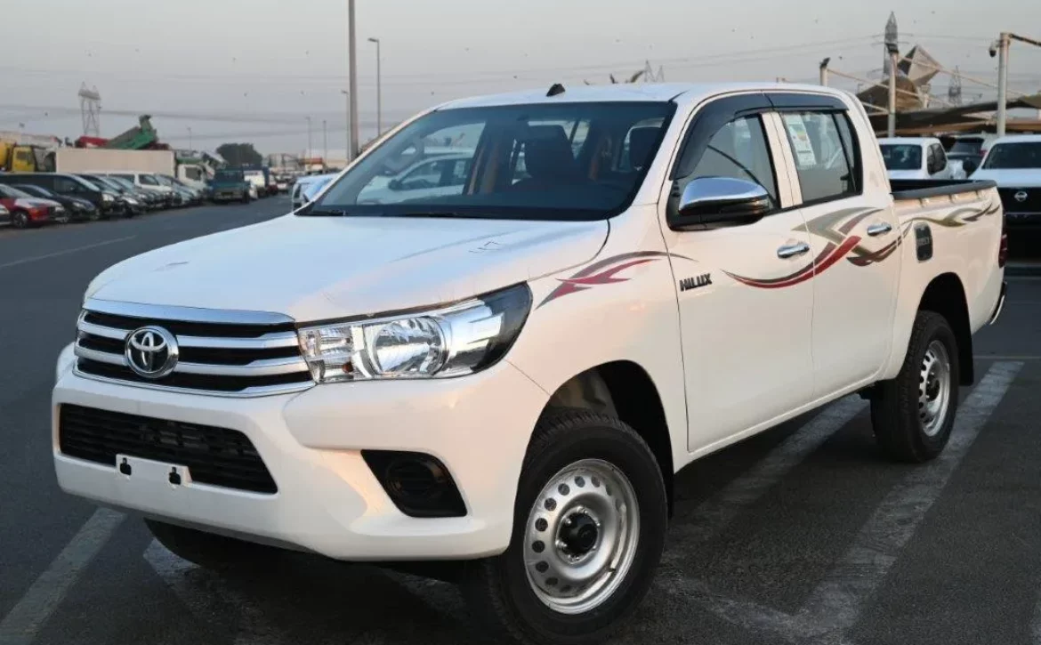 2025 MODEL TOYOTA HILUX DOUBLE CAB DLX 2.7L PETROL 4WD 5-SEAT AUTOMATIC SIDE