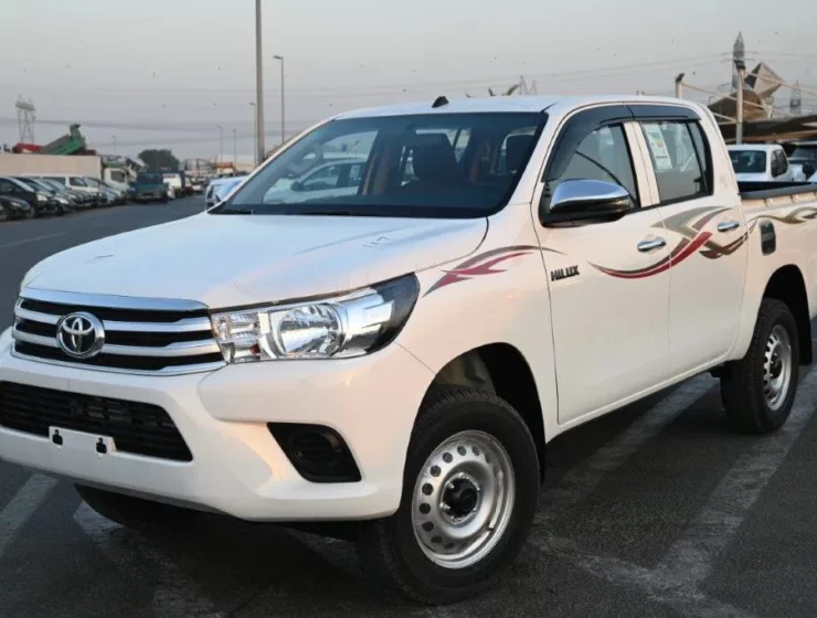 2025 MODEL TOYOTA HILUX DOUBLE CAB DLX 2.7L PETROL 4WD 5-SEAT AUTOMATIC SIDE