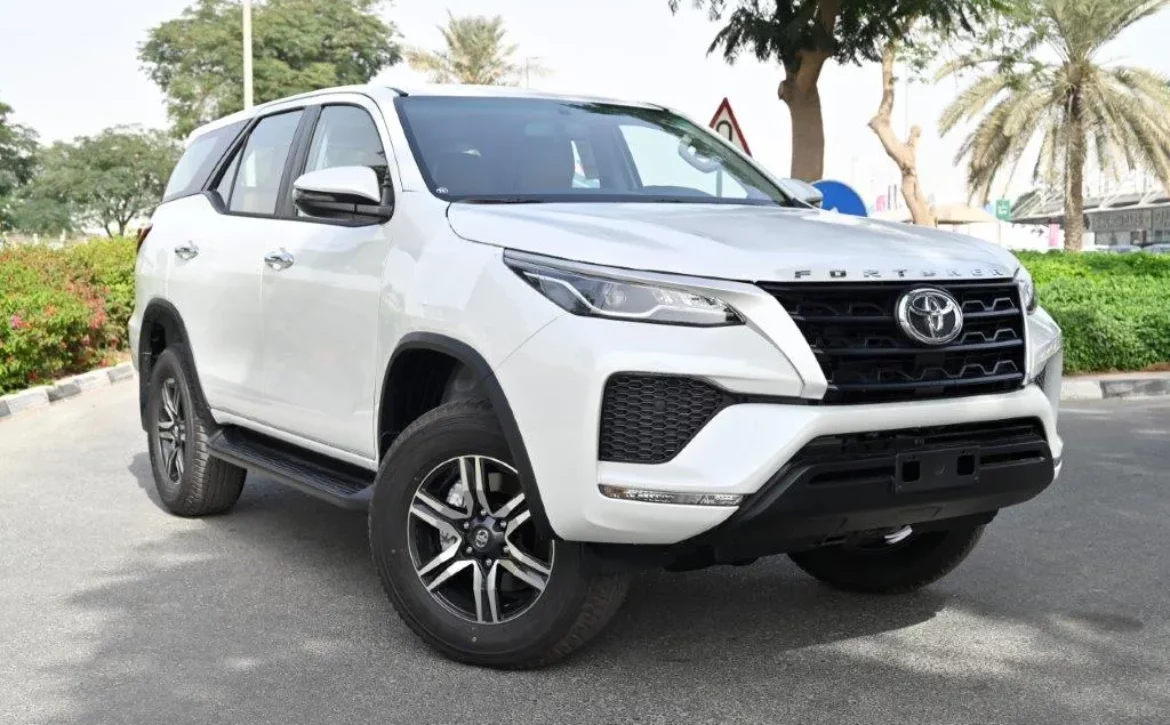 2025 MODEL TOYOTA FORTUNER GXR 2.7L PETROL 4WD 7 SEAT AUTOMATIC SIDE