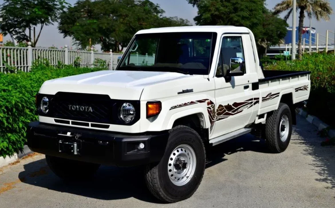 2025 MODEL TOYOTA LAND CRUISER 79 SINGLE CAB PICKUP DLX V6 4.0L PETROL 4WD AUTOMATIC SIDE