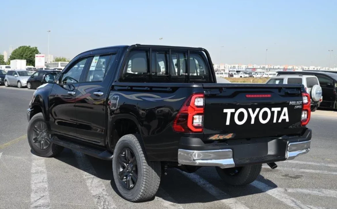 2025 MODEL TOYOTA HILUX DOUBLE CAB SR5 2.7L PETROL 4WD 5-SEAT AUTOMATIC SIDE