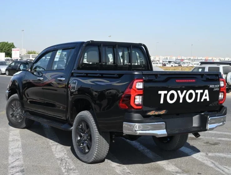 2025 MODEL TOYOTA HILUX DOUBLE CAB SR5 2.7L PETROL 4WD 5-SEAT AUTOMATIC SIDE