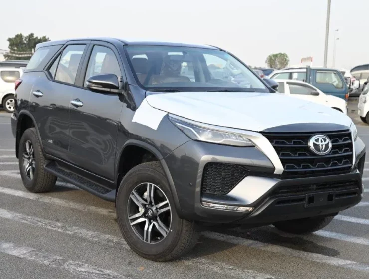 2025 MODEL TOYOTA FORTUNER GXR 2.4L DIESEL 4WD 7 SEAT AUTOMATIC SIDE