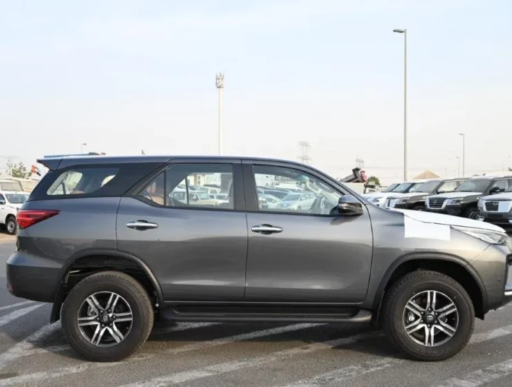 2025 MODEL TOYOTA FORTUNER GXR 2.4L DIESEL 4WD 7 SEAT AUTOMATIC SIDE1