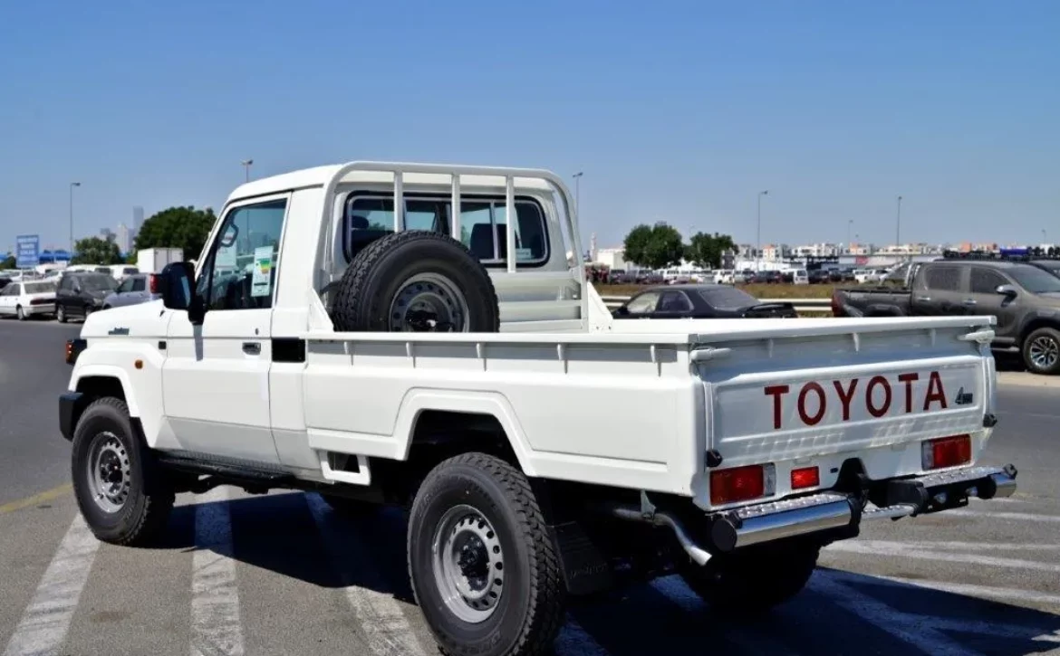 2025 MODEL TOYOTA LAND CRUISER 79 SINGLE CAB 2.8L DIESEL 4WD MANUAL SIDE1