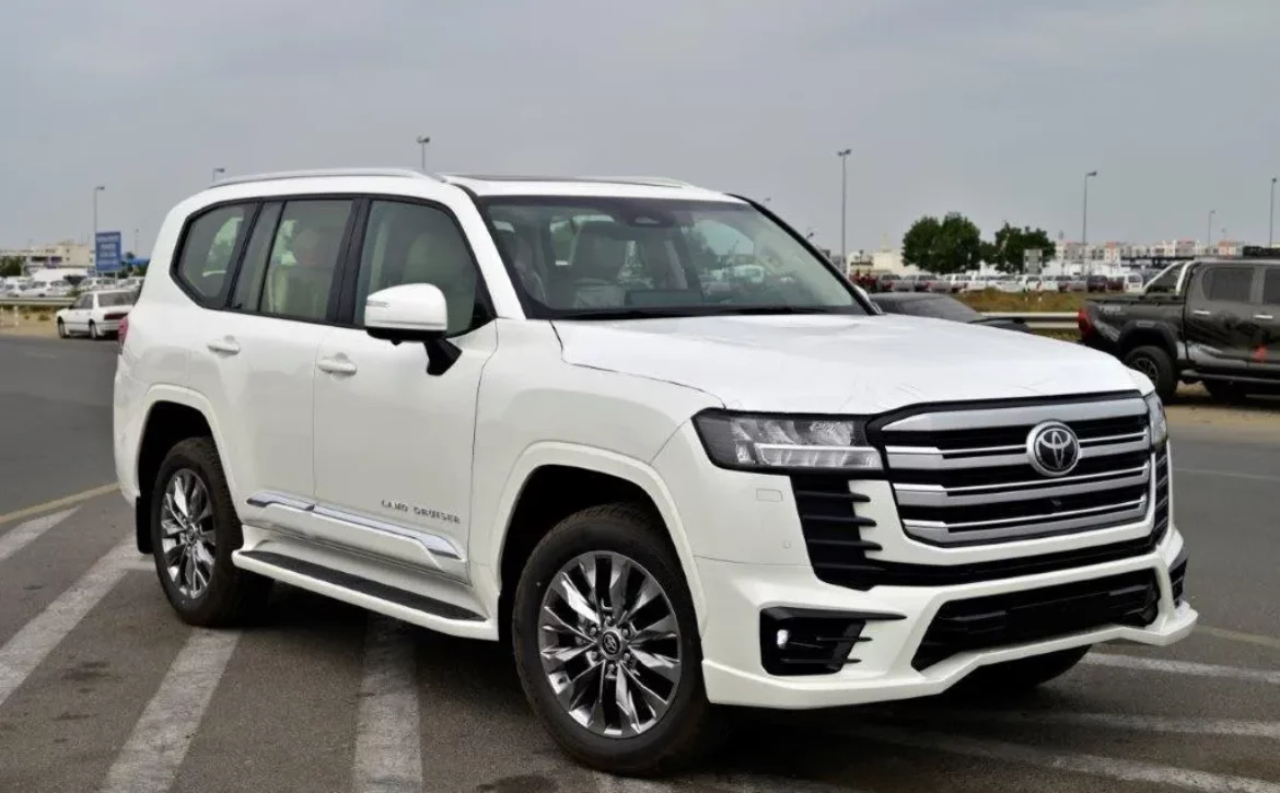 2025 TOYOTA LAND CRUISER 300 VX+ V6 4.0L PETROL 7 SEATER AUTOMATIC SIDE