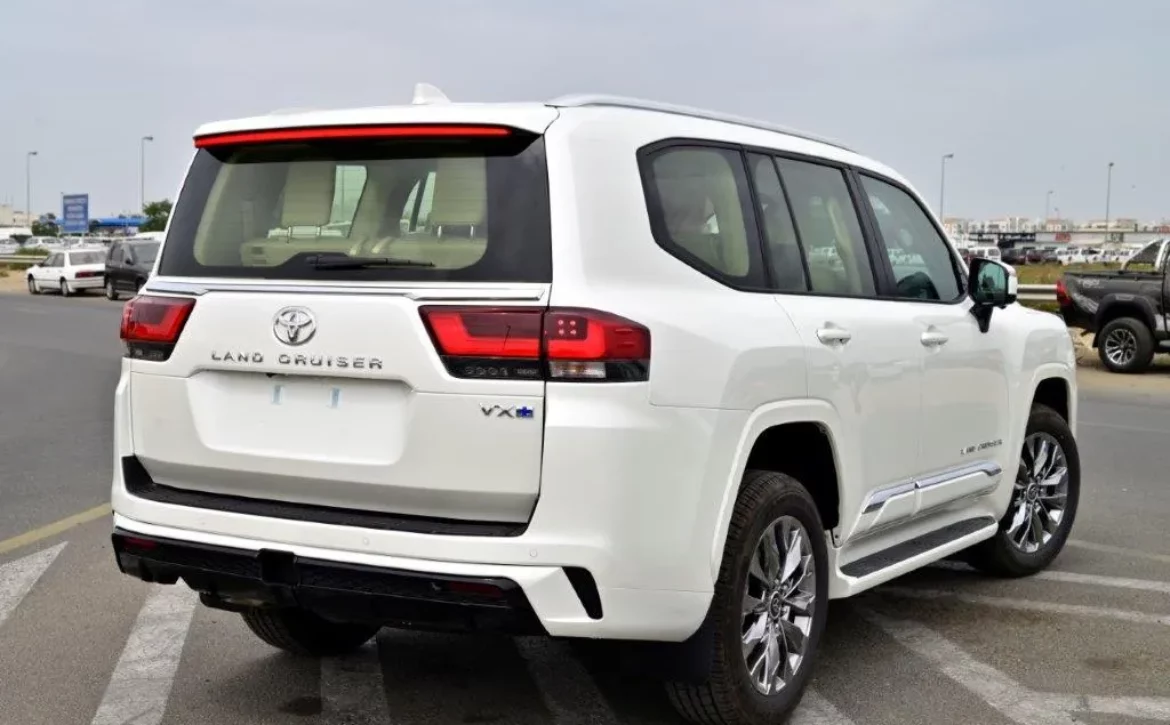 2025 TOYOTA LAND CRUISER 300 VX+ V6 4.0L PETROL 7 SEATER AUTOMATIC SIDE1