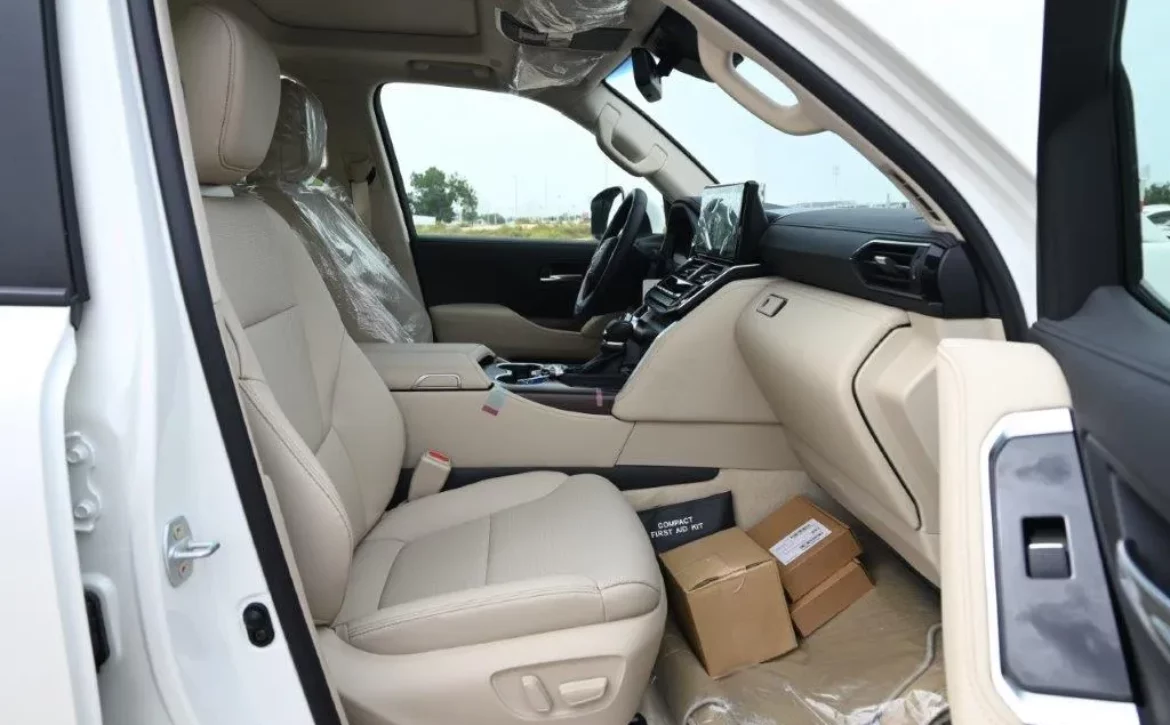 2025 TOYOTA LAND CRUISER 300 VX+ V6 4.0L PETROL 7 SEATER AUTOMATIC FRONT SEATS