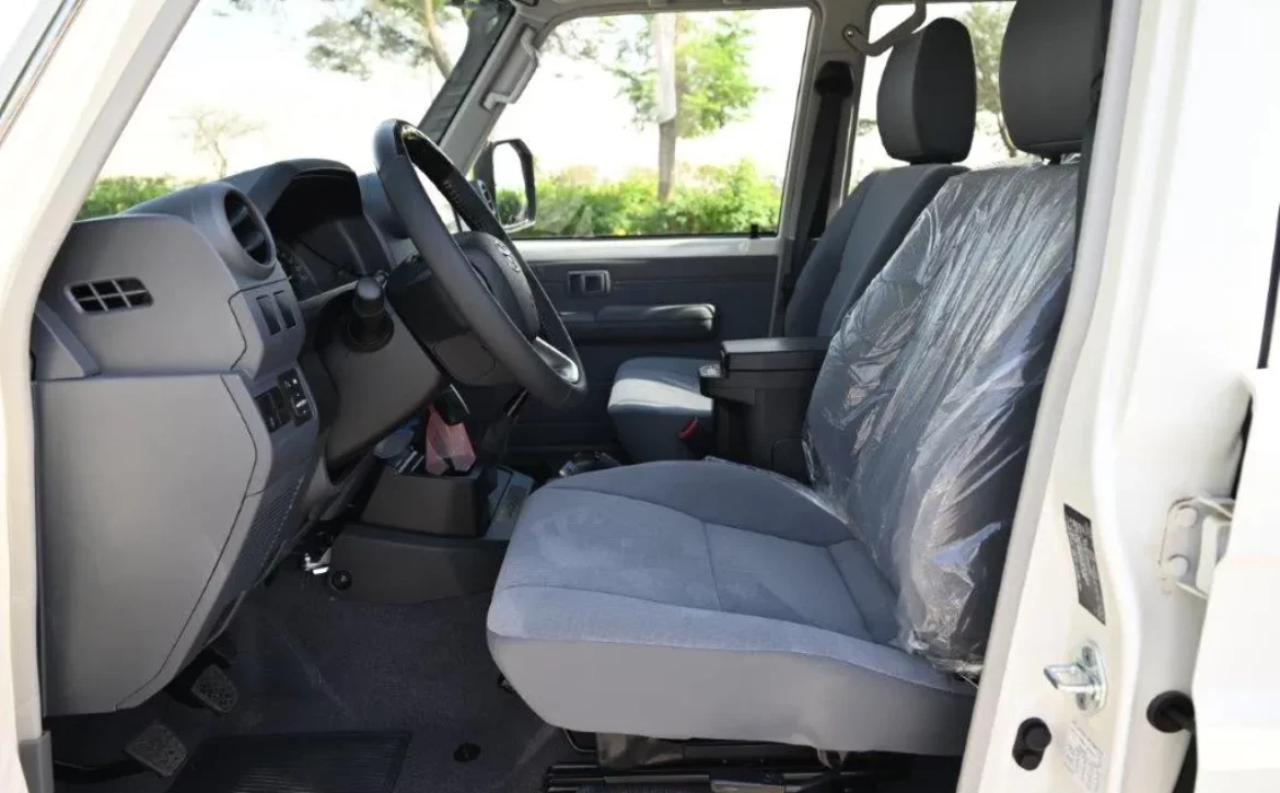 2025 MODEL TOYOTA LAND CRUISER 76 HARDTOP LX-G1 2.8L TURBO DIESEL 5 SEAT MANUAL FRONT SEATS