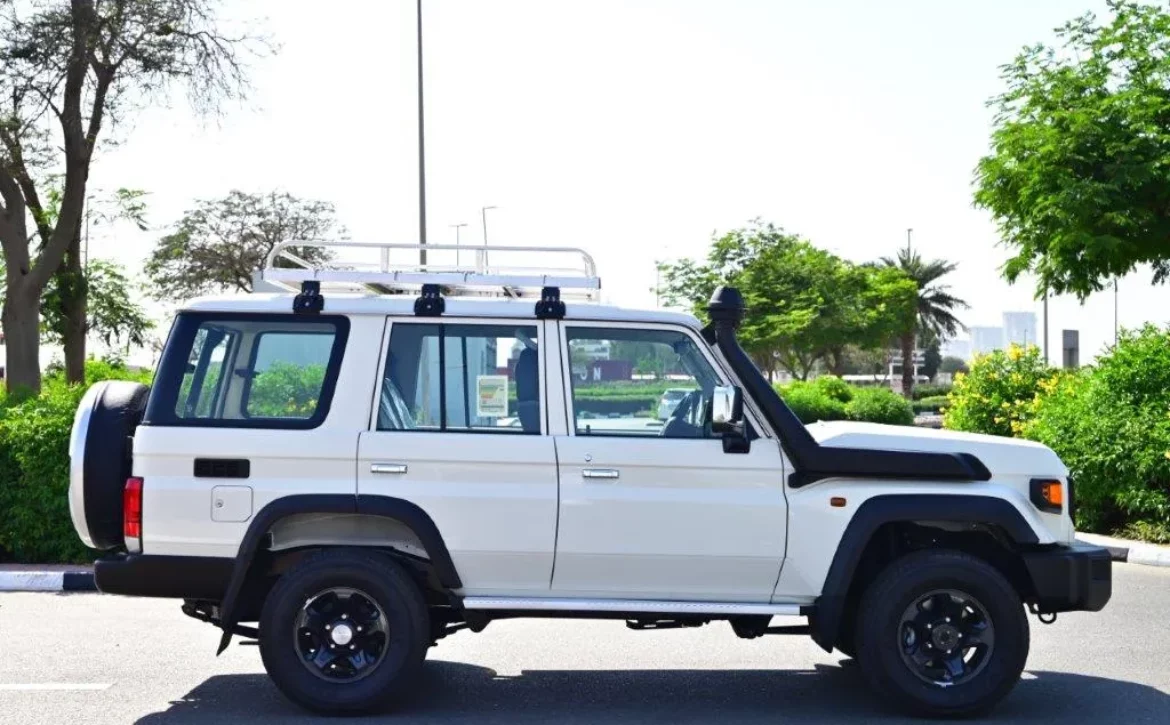 2025 MODEL TOYOTA LAND CRUISER 76 HARDTOP LX-G1 2.8L TURBO DIESEL 5 SEAT MANUAL SIDE2