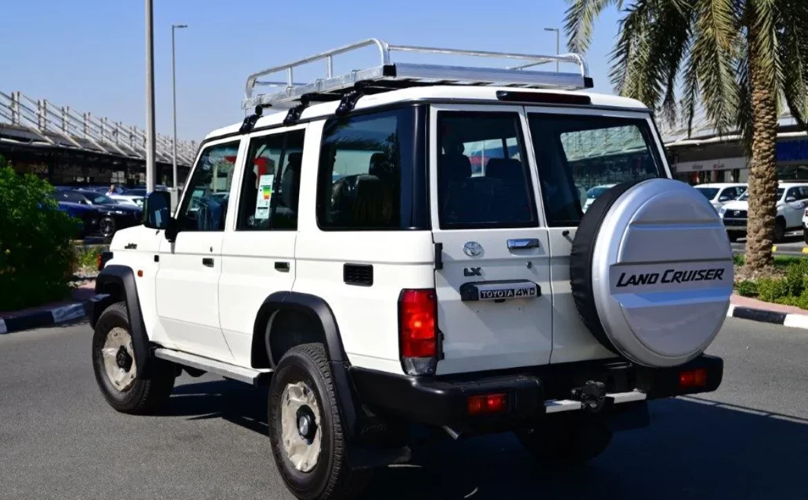 2025 MODEL TOYOTA LAND CRUISER 76 HARDTOP LX-G1 2.8L TURBO DIESEL 5 SEAT MANUAL SIDE1