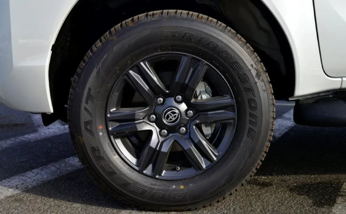 2025 MODEL TOYOTA HILUX DOUBLE CAB PICKUP VX V6 4.0L PETROL 4WD AUTOMATIC WHEEL