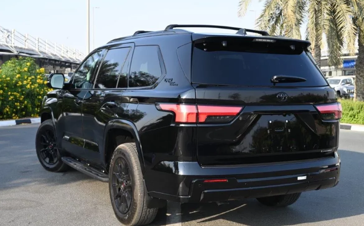 2025 MODEL SEQUOIA PLATINUM I-FORCE HYBRID TRD OFF ROAD V6 3.5L 4WD 7-SEATER AUTOMATIC SIDE2