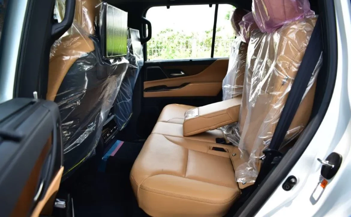 2025 MODEL LEXUS LX700H HYBRID V6 3.5L TWIN TURBO 7 SEAT AUTOMATIC TRANSMISSION BACK SEATS