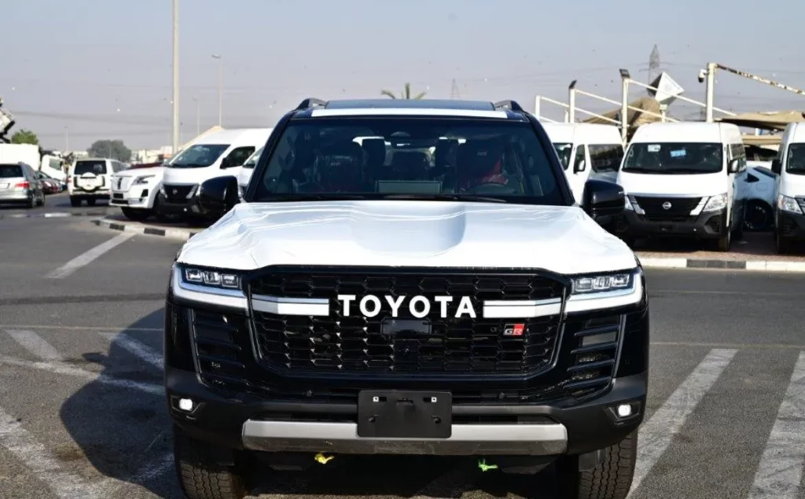 2025 TOYOTA LAND CRUISER 300 GRS V6 3.3L DIESEL 7 SEAT AUTOMATIC FRONT