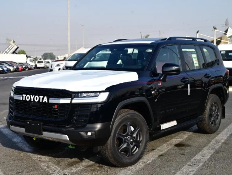 2025 TOYOTA LAND CRUISER 300 GRS V6 3.3L DIESEL 7 SEAT AUTOMATIC SIDE