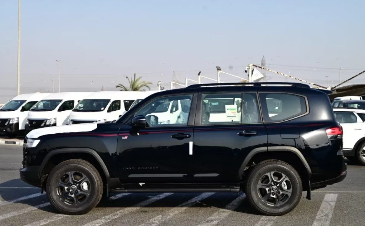 2025 TOYOTA LAND CRUISER 300 GRS V6 3.3L DIESEL 7 SEAT AUTOMATIC SIDE2