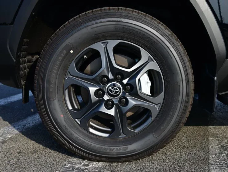 2025 TOYOTA LAND CRUISER 300 GRS V6 3.3L DIESEL 7 SEAT AUTOMATIC WHEEL