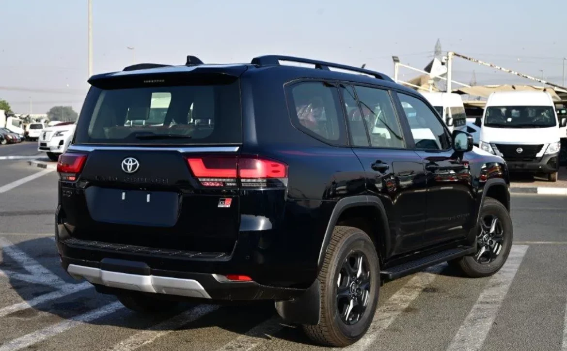 2025 TOYOTA LAND CRUISER 300 GRS V6 3.3L DIESEL 7 SEAT AUTOMATIC SIDE1