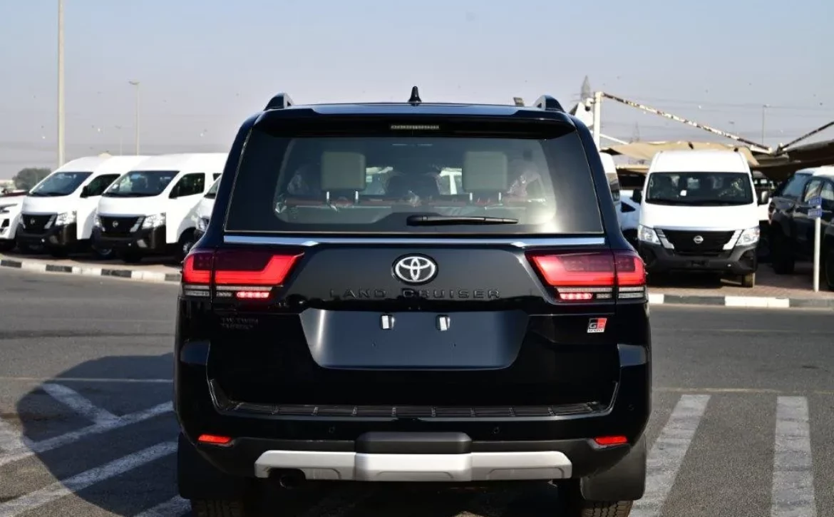 2025 TOYOTA LAND CRUISER 300 GRS V6 3.3L DIESEL 7 SEAT AUTOMATIC BACK
